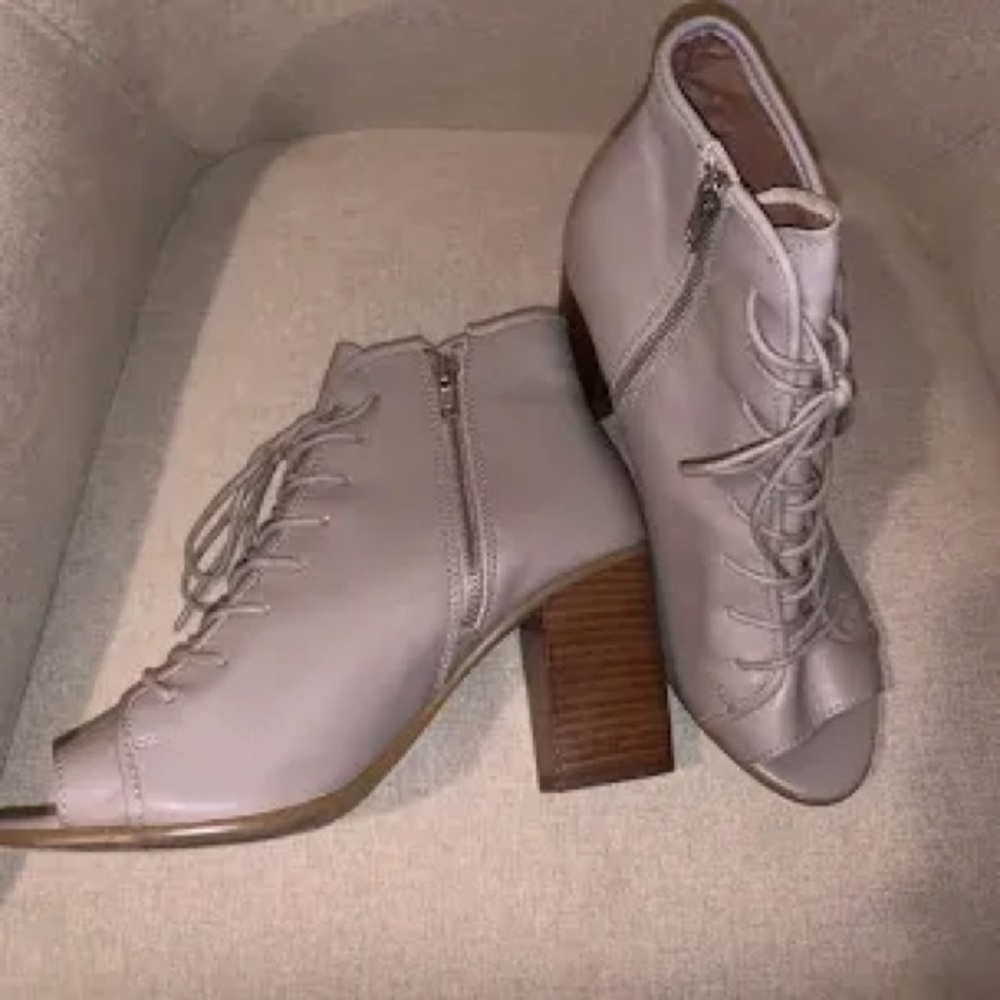 Steve Madden ankle gray boots lace up peep toe